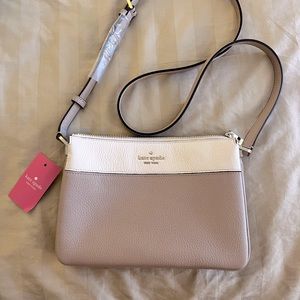kate spade - jackson triple gusset crossbody